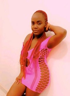 Kimmey - puta in Muscat Photo 2 of 6