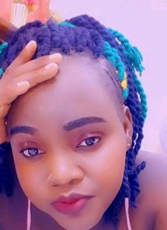 Kimmey - puta in Muscat Photo 3 of 6