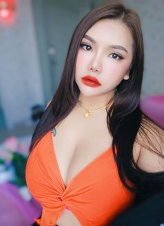 Kimmi - escort in Dubai Photo 6 of 6