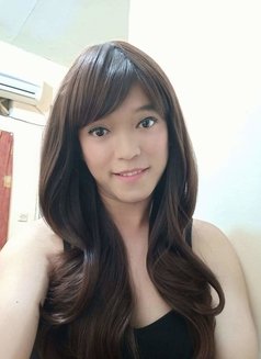 Kimmi - Transsexual escort in Jakarta Photo 2 of 6