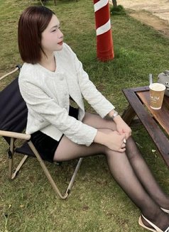 Aki - masseuse in İstanbul Photo 1 of 2