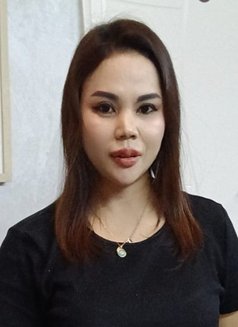 Kimmy full service - escort in Abu Dhabi Photo 2 of 5