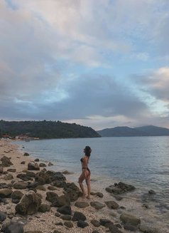 Kimmy - escort in Manila Photo 5 of 7