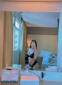 니나김 🇰🇷 - Transsexual escort in Bangkok Photo 2 of 17