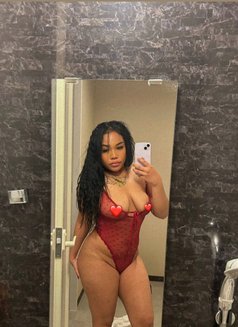 Kimmy. - escort in Okinawa Island Photo 2 of 9