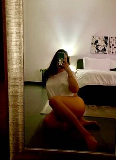 Kimmy - escort in Tokyo Photo 3 of 4