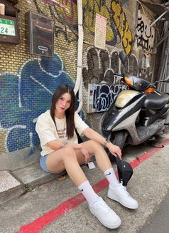 Kimmy - Transsexual escort in Taipei Photo 10 of 16