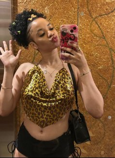 Kimmie - escort in Bangkok Photo 4 of 4