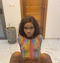 Kin - escort in Dakar