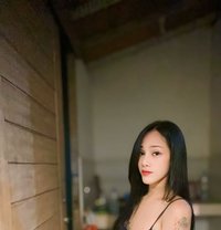 TS Kinan slim body with giant cock - Acompañantes transexual in Bali