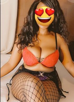 Kindly - escort in Kolkata Photo 2 of 4