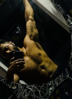 Danny - Acompañantes masculino in Mumbai Photo 3 of 4