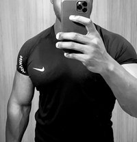 King Eisa - Acompañantes masculino in Abu Dhabi