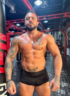 King Gianni - Acompañantes masculino in Dubai Photo 3 of 17