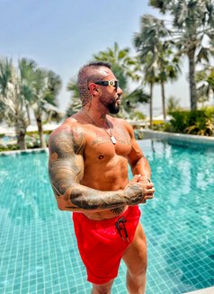 King Gianni - Acompañantes masculino in Dubai Photo 5 of 17