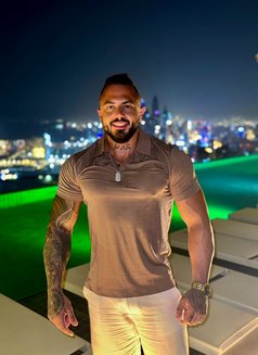 King Gianni - Acompañantes masculino in Dubai Photo 10 of 17