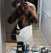 Kenn_Sensual King - Male escort in Nakuru