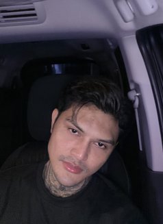 King Matt - Acompañantes masculino in Makati City Photo 3 of 7