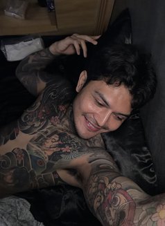 King Matt - Acompañantes masculino in Makati City Photo 5 of 7