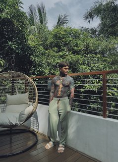 King Matt - Acompañantes masculino in Makati City Photo 7 of 7