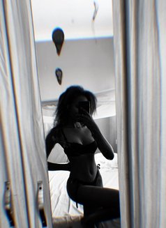 King - escort in Kampala Photo 7 of 8