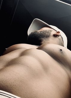 King Xxl - Male escort in Dubai Photo 2 of 2