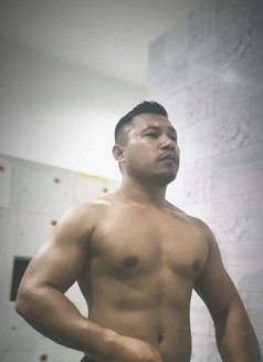 King Yusuf for Your Satisfied - Male escort in Singapore Photo 6 of 10