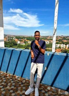 Kinglux Guy - Male escort in Kampala Photo 3 of 5