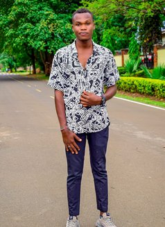 Kingsley Lake - Male companion in Nairobi Photo 3 of 3