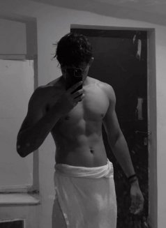 Kingsman Masseuse/ Therapist - Male escort in New Delhi Photo 4 of 7
