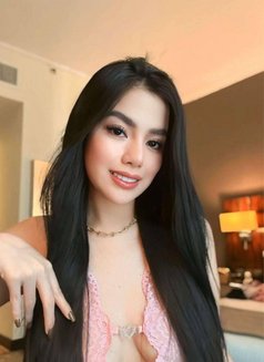 Kini - escort in Doha Photo 3 of 5