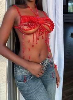 Kinkie Geena - escort in Kampala Photo 6 of 7