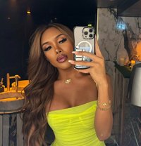 Kinky Dominant Cums a lot TS Isla - Acompañantes transexual in London Photo 29 of 30