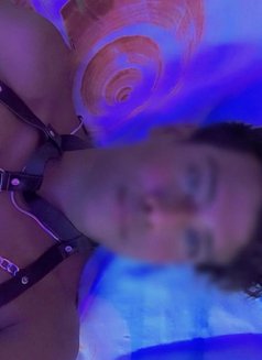 Kinky Sub - Male escort in Kolkata Photo 2 of 5