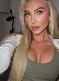 Kinky Kara - escort in Dubai Photo 13 of 19