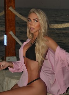 Kinky Kara - escort in Dubai Photo 15 of 19