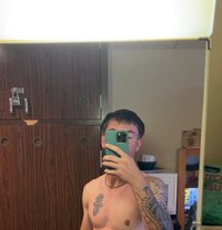 Kino - Acompañantes masculino in Okinawa Island