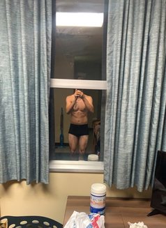 Kino - Acompañantes masculino in Okinawa Island Photo 3 of 4