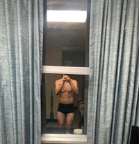 Kino - Acompañantes masculino in Okinawa Island