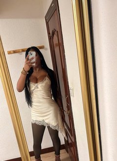 Kinsley - escort in Hong Kong Photo 5 of 6