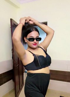 Kinu - Transsexual escort in New Delhi Photo 1 of 8
