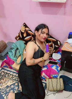 Kinu - Transsexual escort in New Delhi Photo 4 of 8