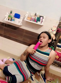 Kinu - Transsexual escort in New Delhi Photo 5 of 8