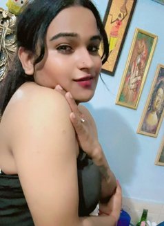 Kinu - Transsexual escort in New Delhi Photo 7 of 8