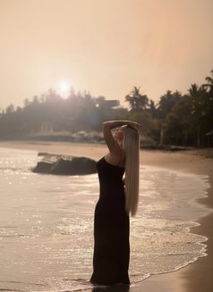 Kira, companion - Acompañante in New Delhi Photo 10 of 14