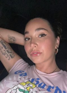 Kira - escort in Paris Photo 3 of 4