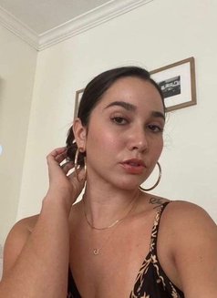 Kira - escort in Paris Photo 4 of 4