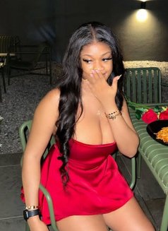 Kira - escort in Bali Photo 4 of 8