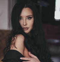 Kira - puta in Al Manama