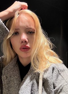 Kira - puta in Bangkok Photo 1 of 8